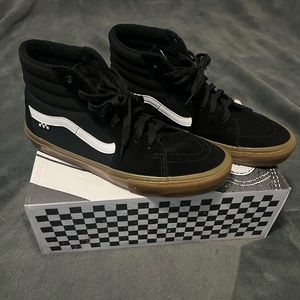 Men’s black sk8-hi vans